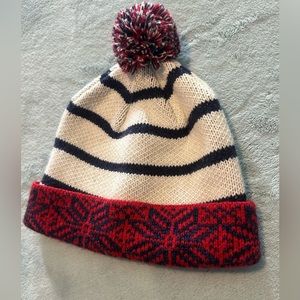 Land’s End beanie hat red holiday Christmas metallic Pom Pom size small medium